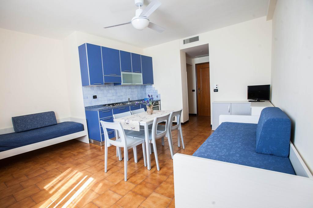 Residence Rta Villa Marina Imperia Room photo
