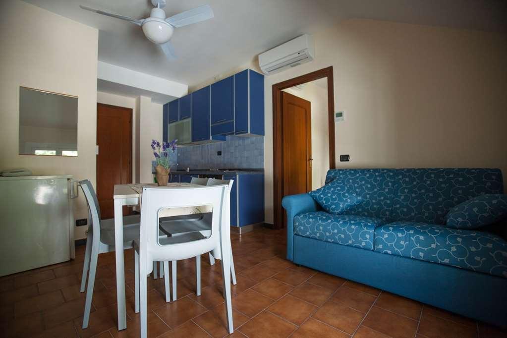Residence Rta Villa Marina Imperia Room photo